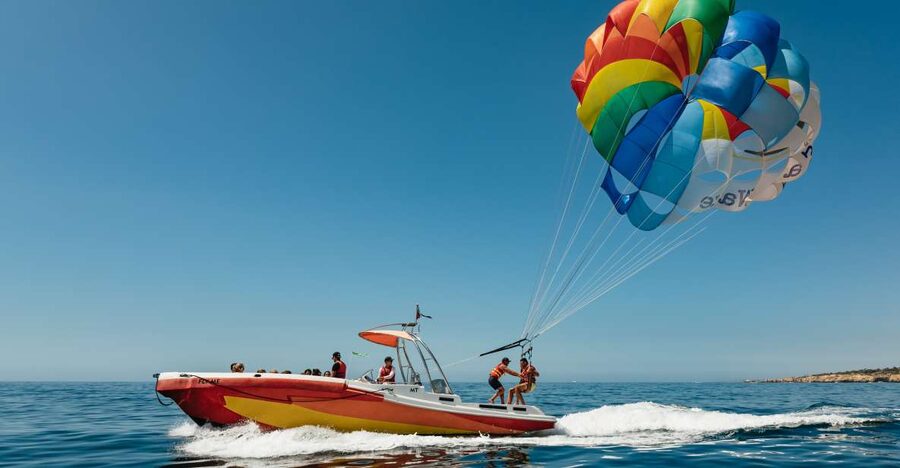 Albufeira: Parasailing Boat Trip - From Albufeira Marina to the open water