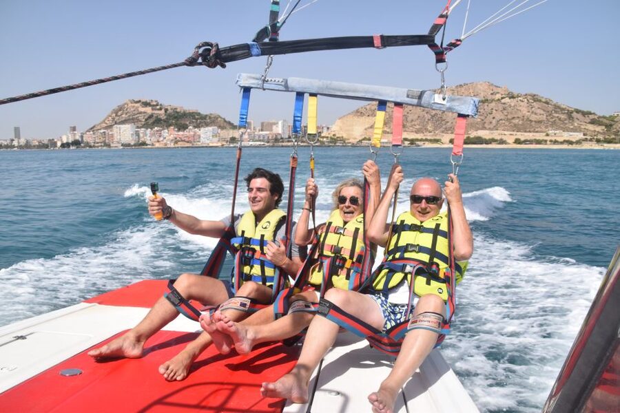 Alicante: Boat Trip and Parasailing Experience with Drink - The crew, instructions, and small-group feel
