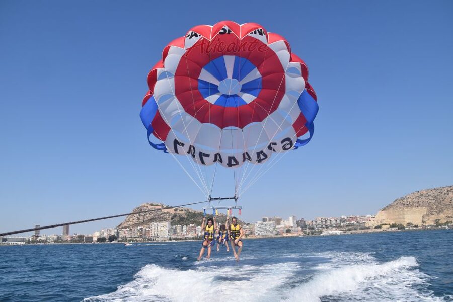 Alicante: Boat Trip and Parasailing Experience with Drink - How this fits into a day in Alicante