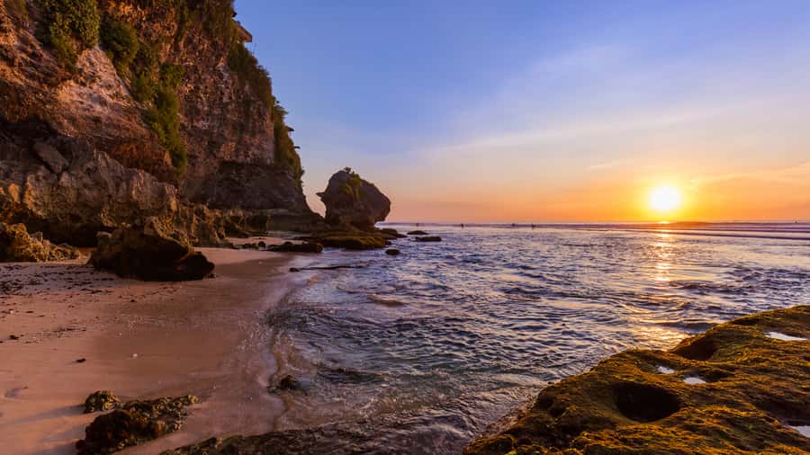 Bali: Parasailing, Jet Ski & Uluwatu Tour with Kecak Dance - What the $23 price really buys