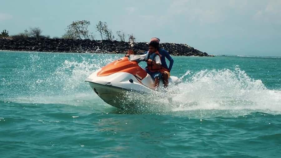 Bali: Sea Walk, Solo Jetski and Parasailing with Pickup - Booking details that affect your decision