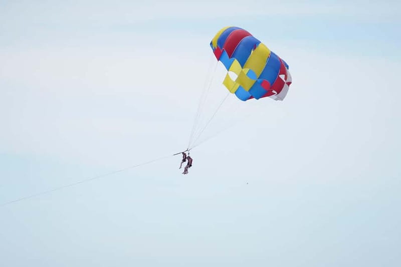Barcelona: Parasailing magic flight and views above the sea - What the 150-meter flight feels like