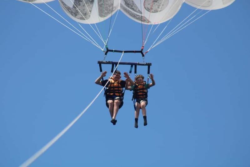 Barcelona: Parasailing magic flight and views above the sea - How the one-hour schedule works