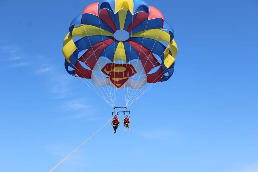 Barcelona: Parasailing with 360º Panoramic Skyline Views - The 10 to 15 minute flight at 150 meters