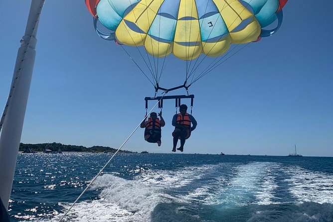 Best Parasailing Cozumel + Locker - What the $80 price really buys you