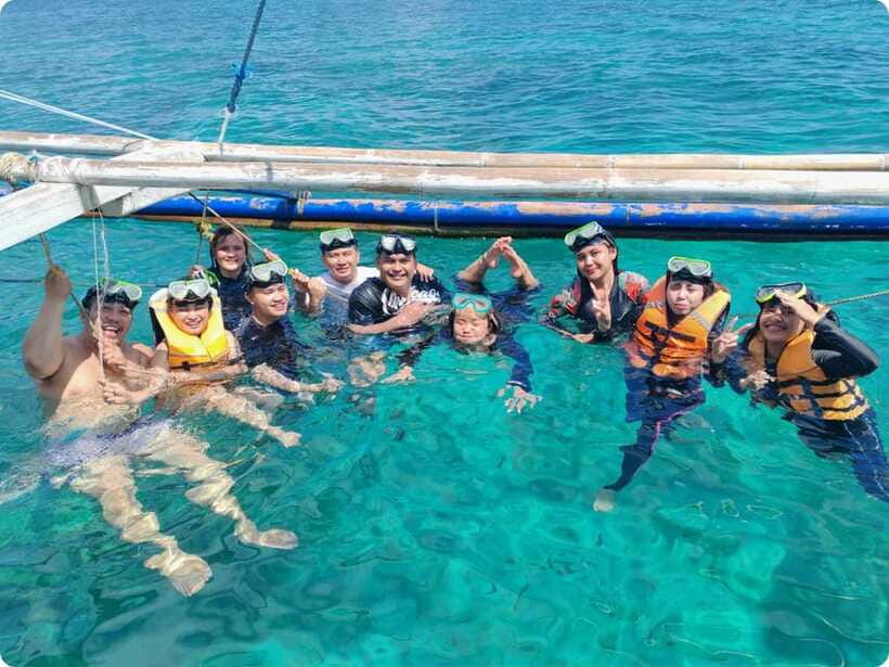 Boracay: Parasailing, Island Hopping, ATV Ride and Kawa Bath - Buffet lunch after the morning rush