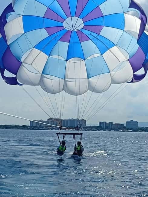 Cebu: Parasailing Ride Experience - Rising above Cebu for a 15-minute flight