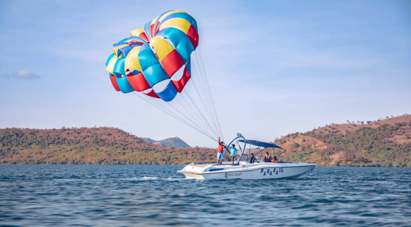Coron: Parasailing Experience - Staying dry or choosing the water dip