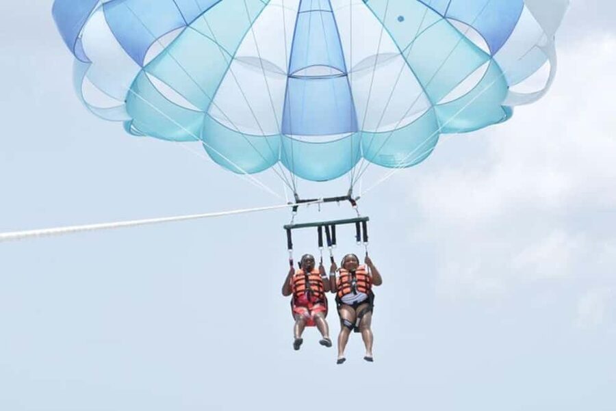 Cozumel: Best Parasailing Experience + Locker - Who will enjoy this most
