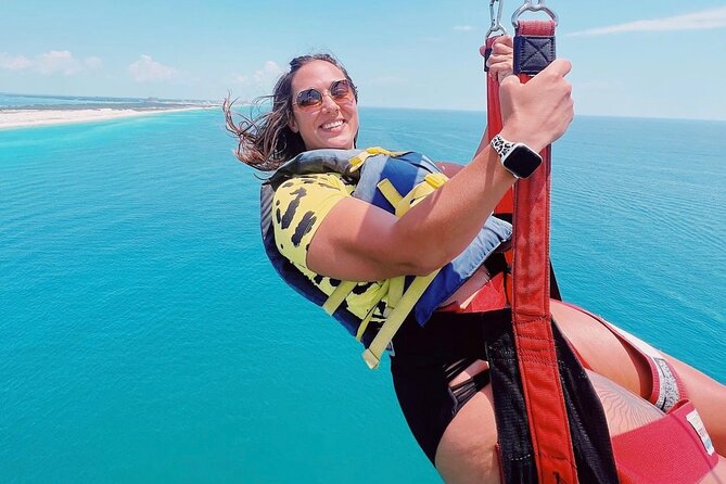 Destin Parasailing Trips - The Crew Makes a Difference
