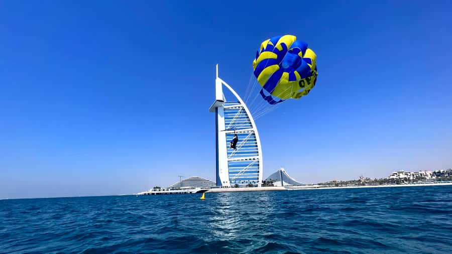 Dubai: Burj Al Arab Parasailing, Ice Cream, Pics, and Videos - How the timing works when several groups fly