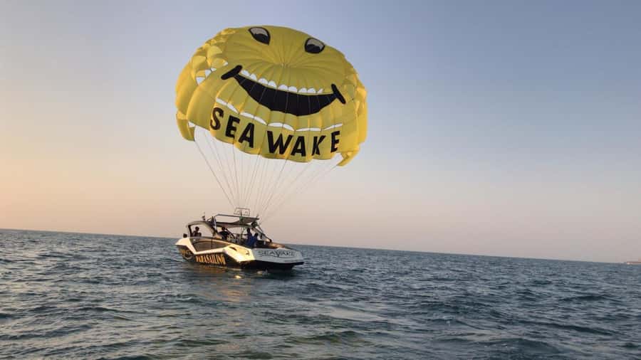 Dubai Jumeirah Parasailing adventure with breathtaking views - Who should book this parasailing ride?