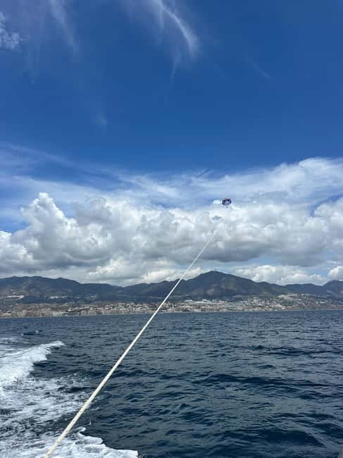 Fuengirola: Best luxury parasailing in Fuengirola - Clothing, lockers, and the chance of getting wet