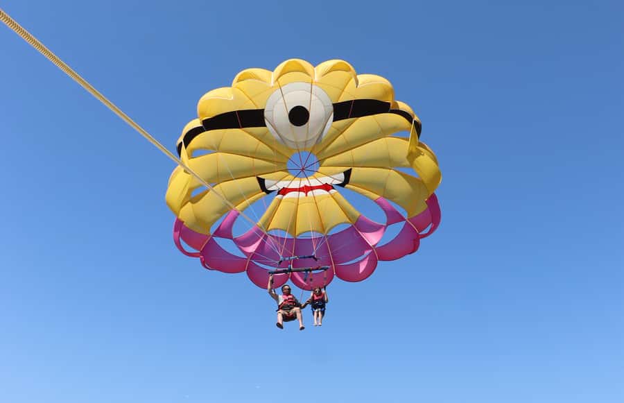 Gold Coast: Parasailing in Surfers Paradise - Staff, safety, and first-flight nerves
