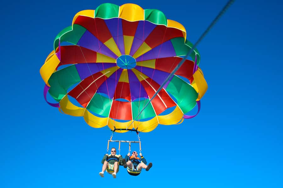 Gold Coast: Surfers Parasailing with Free Photos - Practical tips for a smoother outing