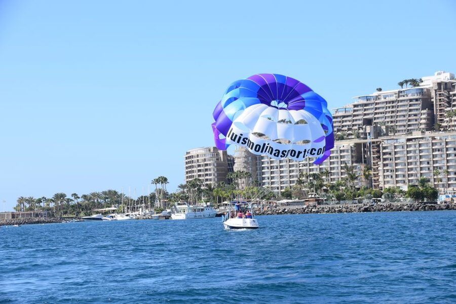 Gran Canaria: 1 to 3 Person Parasail over Anfi Beach - The boat ride adds more than transport