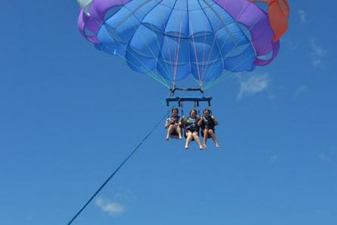 Hawaiian Parasail Since 1977 - Five to eight minutes above Waikiki
