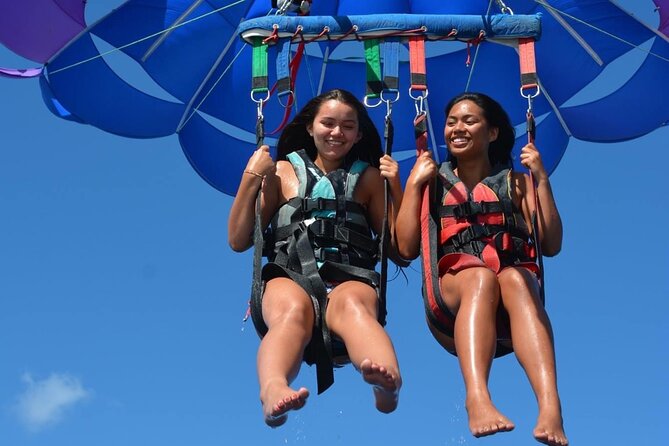 Hawaiian Parasail Since 1977 from Waikiki Beach - The Harness Launch Keeps Your Feet Dry