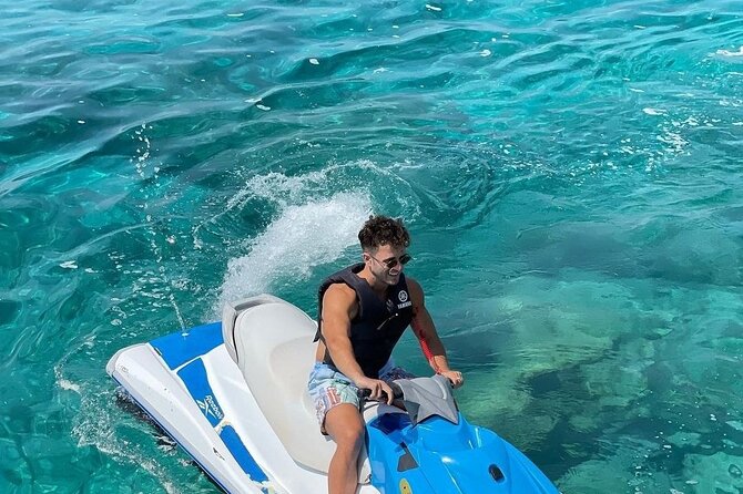 Jet Ski/ Parasailig Water Activity in Montego Bay Jamaica. - Key Points for Your Montego Bay Water Day