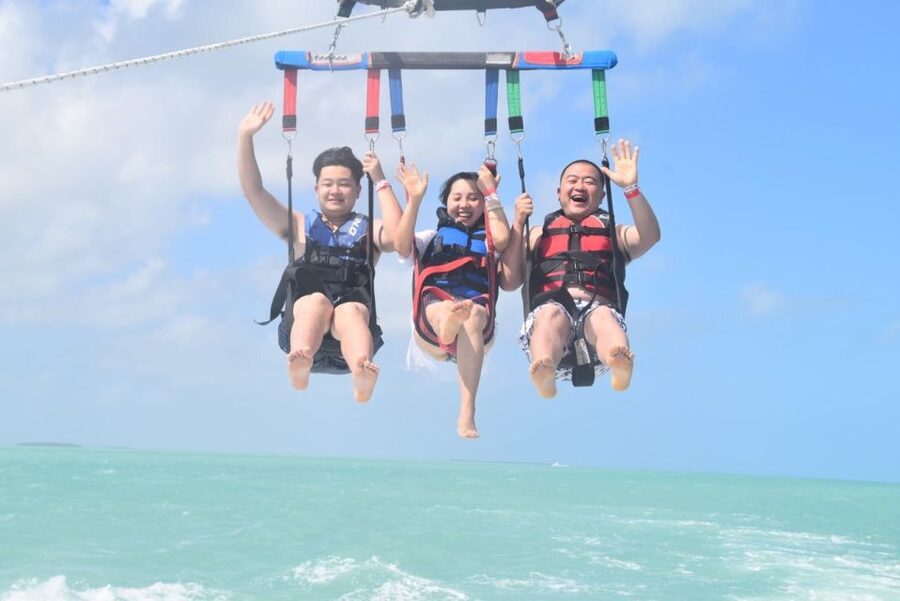 Key West Parasailing at Smathers Beach - Key points at a glance