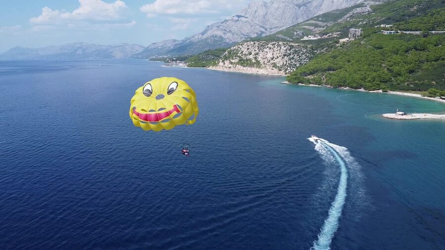 Makarska: Parasailing Experience - MPL Nautika - Returning to the boat