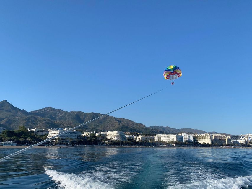 Marbella from the heights: Parasailing - Key points before you book