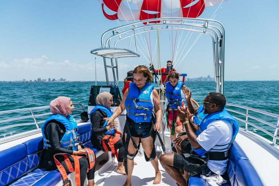 Miami: Parasailing Experience in Biscayne Bay - Who should book this Miami parasailing ride