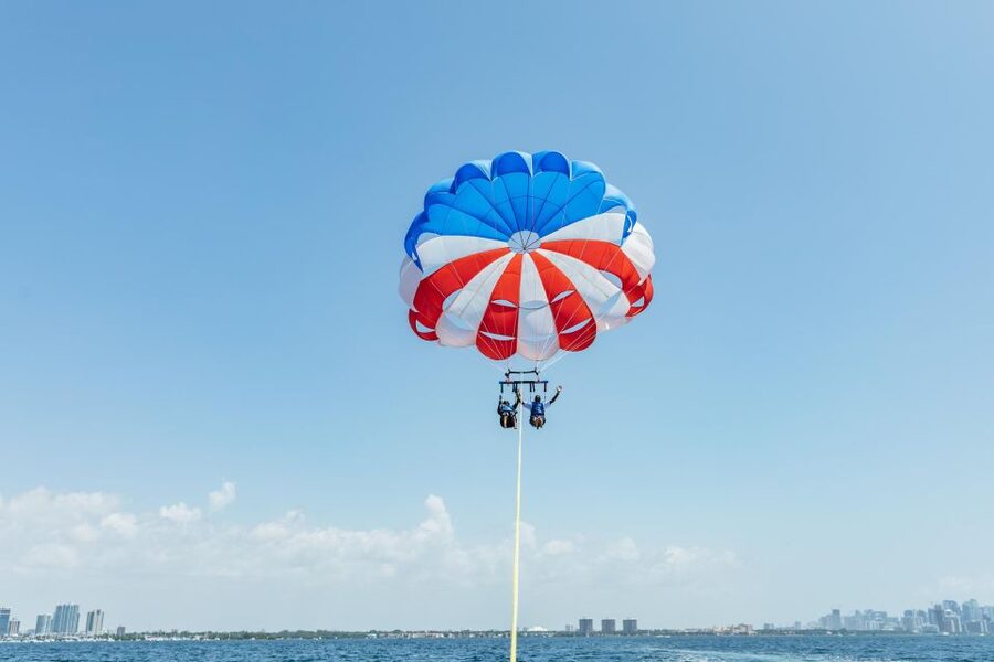 Miami: Parasailing Experience in Biscayne Bay - My take: book it if the full price works for you