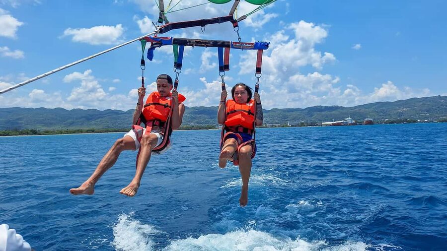 Montego Bay: Parasailing and Jet Ski Combo with Pickup - What the $165 price really covers