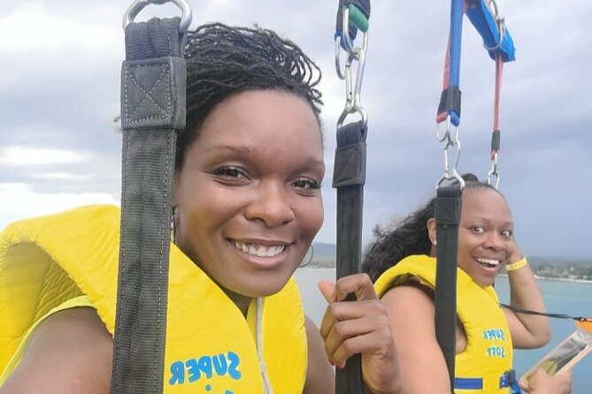 Negrils Seven Miles Beach, Rick's cafe and Parasailing Tour. - Why the guide can make or break the day