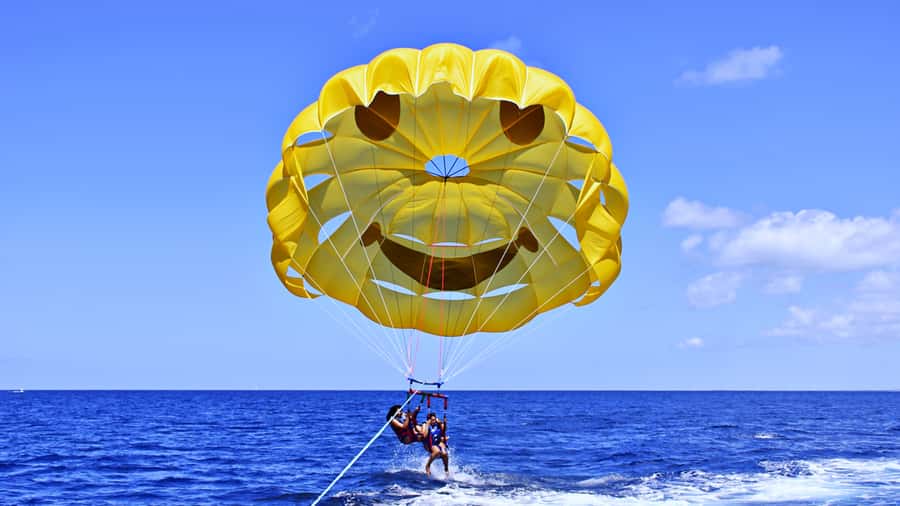 Oahu: Waikiki Parasailing - My Verdict on Waikiki Parasailing
