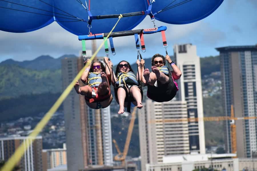 Oahu: Waikiki Parasailing - Meeting the Boat Near Slip F06