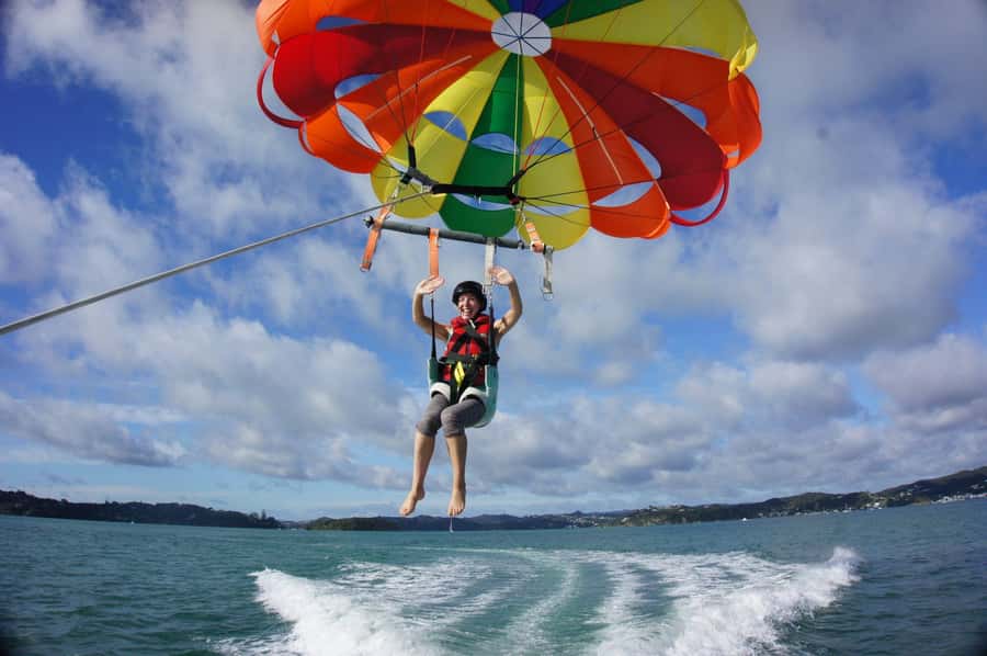 Paihia: Bay of Islands Parasailing Flight - Why the small-group format matters