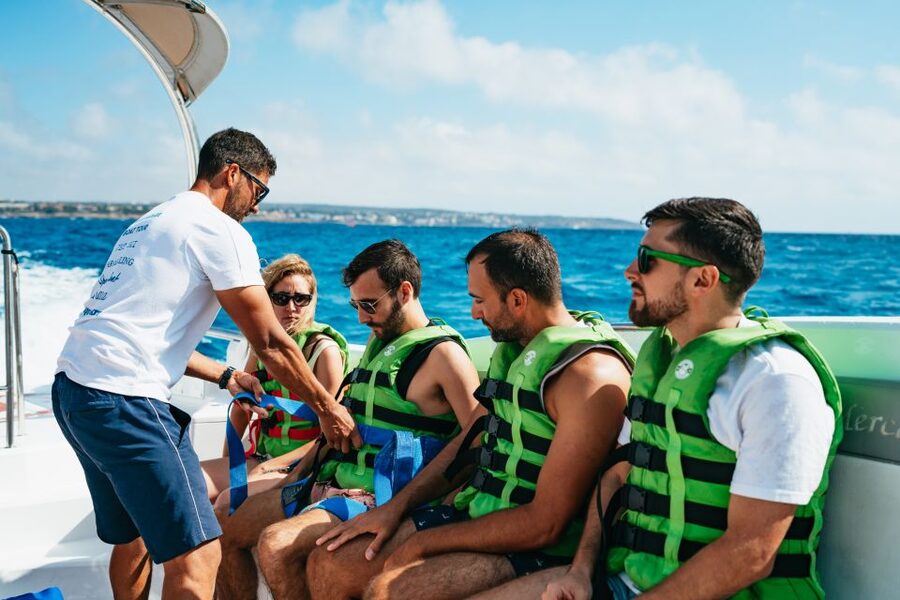 Palma Bay: Parasailing Experience - The boat ride and group size