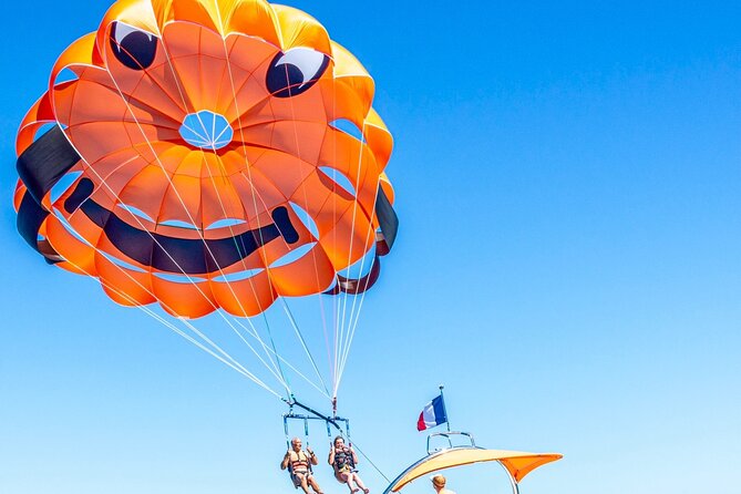 Parachute Ascent in Mandelieu-la-Napoule - Leaving La Rague beach for the Bay of Cannes