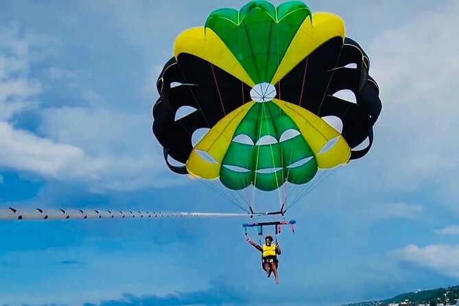 Parasailing activity in Montego Bay with lunch and transfer - Key points at a glance