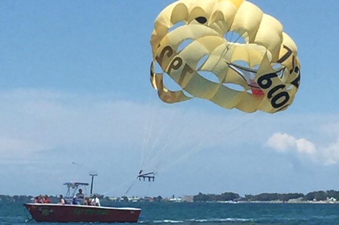 Parasailing Adventure above the Gulf of Mexico - Choosing between a calm flight and a splash