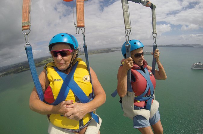 Parasailing Adventure Over the Bay of Islands - What the crew does well