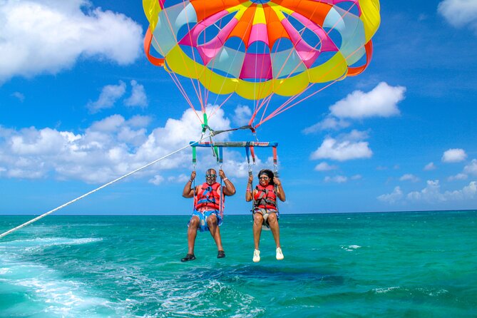 Parasailing and Photography Session Experience - Eight minutes above the water
