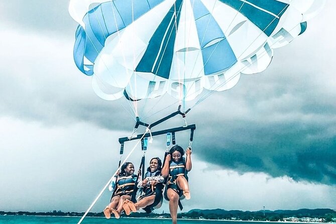 Parasailing, Blue Hole Mineral Spring, Seven Mile Beach - Practical details that make the day easier