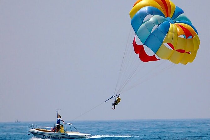 Parasailing Fly over Red Sea of Hurghada with Private Transfer - Safety instructions come before the boat ride