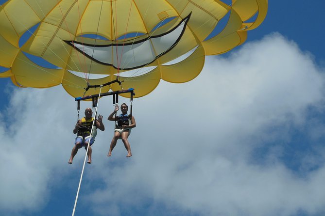 Parasailing Grand Turk - Landing back on the flight deck