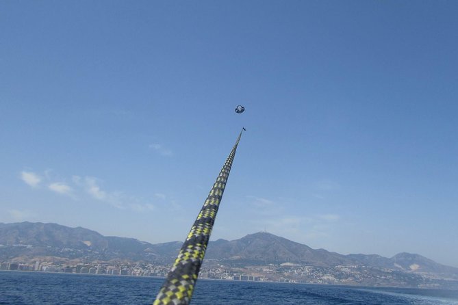 Parasailing in Fuengirola - The Highest Flights on the Costa - Safety equipment and crew support