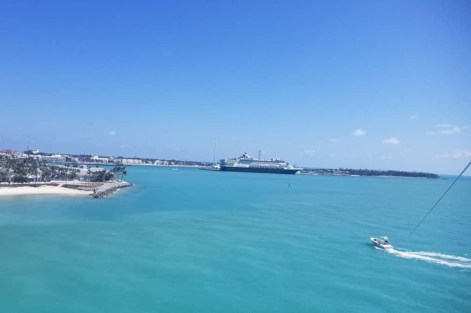 Parasailing in Key West at Smathers Beach - How the One-Hour Trip Unfolds