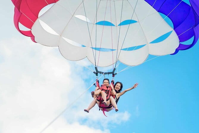 Parasailing in Langkawi - Key points to know before you book