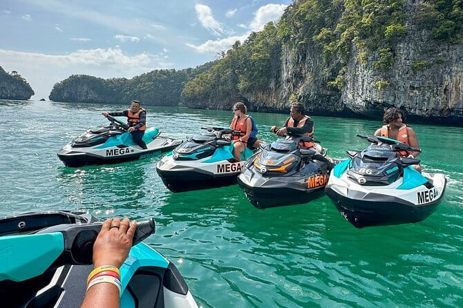 Parasailing in Langkawi - What the flight feels like as an island activity