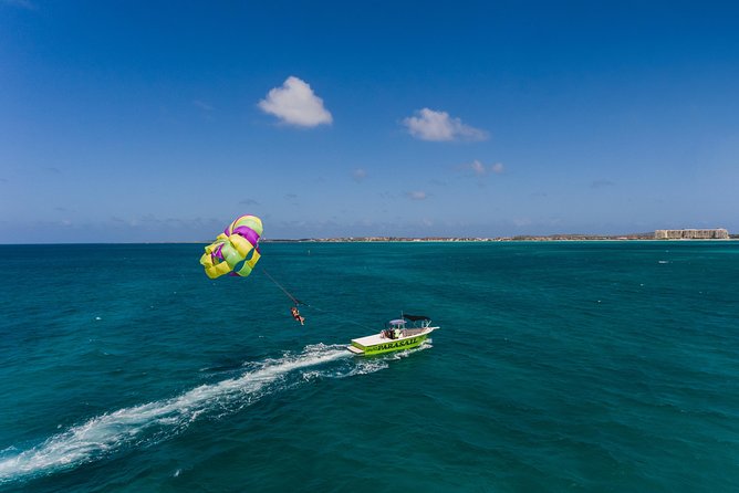 Parasailing in Palm Beach - How the 700-foot parasail flight works