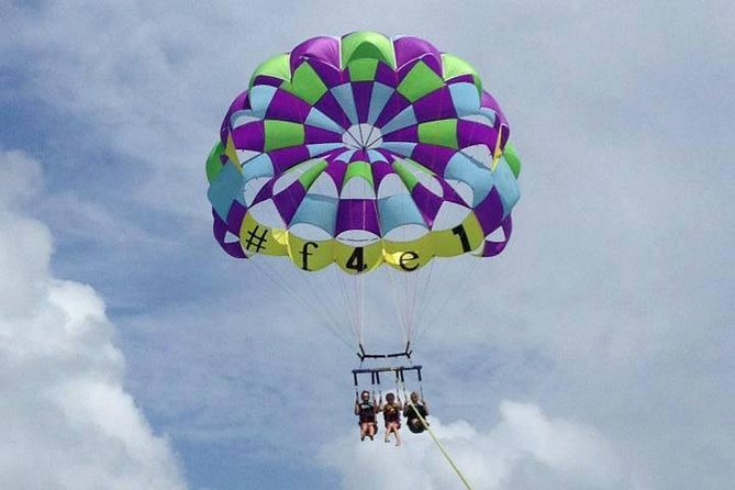 Parasailing in Palm Beach - The optional water dip