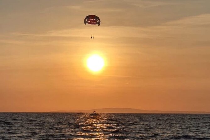 Parasailing in the Bay of Palma - What to Bring and How to Plan Your Day