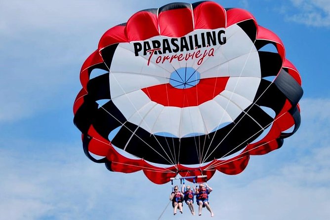 Parasailing in Torrevieja - Taking off from the Real Club Náutico
